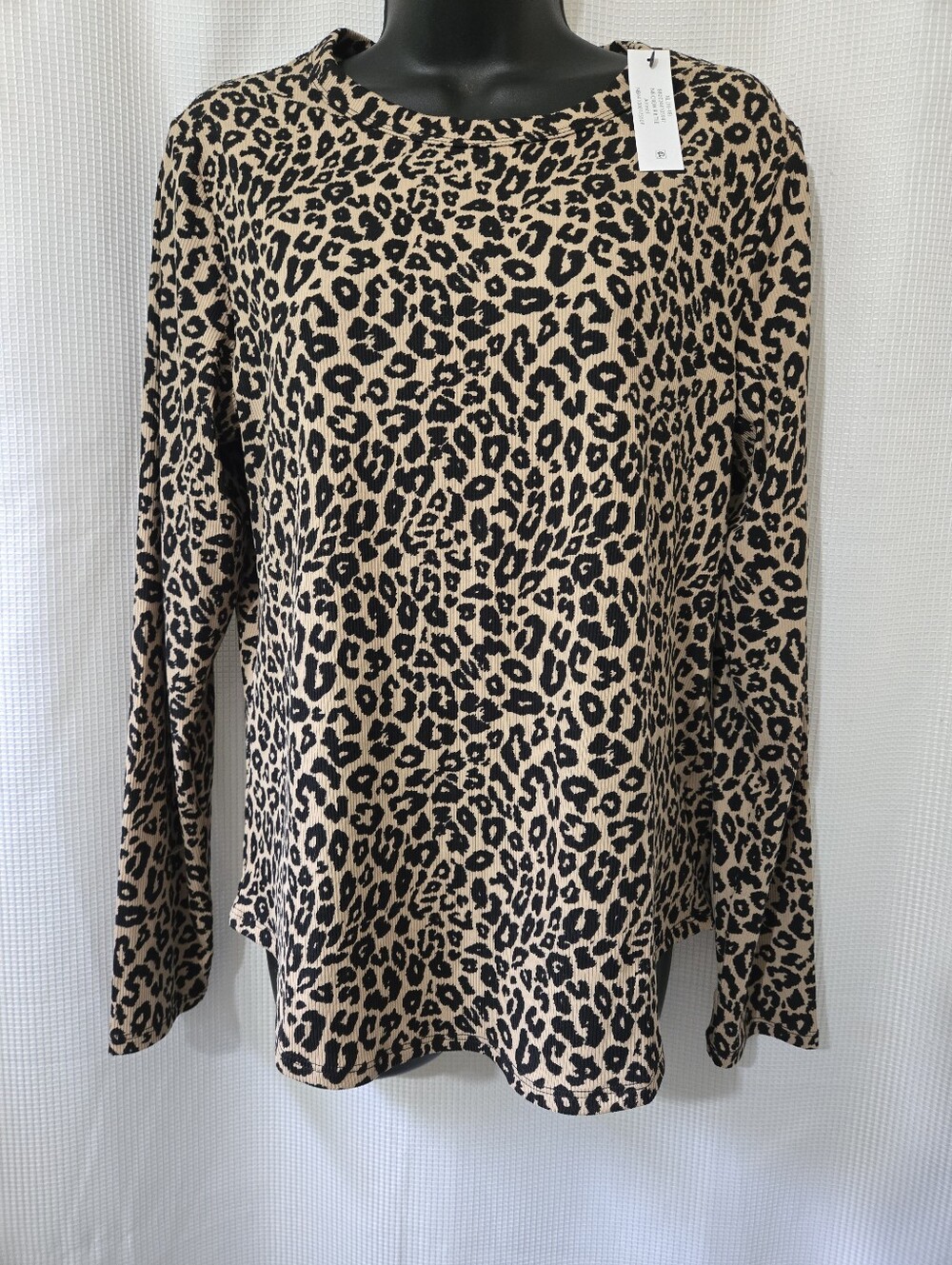 No Boundaries Leopard Print Long Sleeve Crewneck Shirt - Tan/Black
